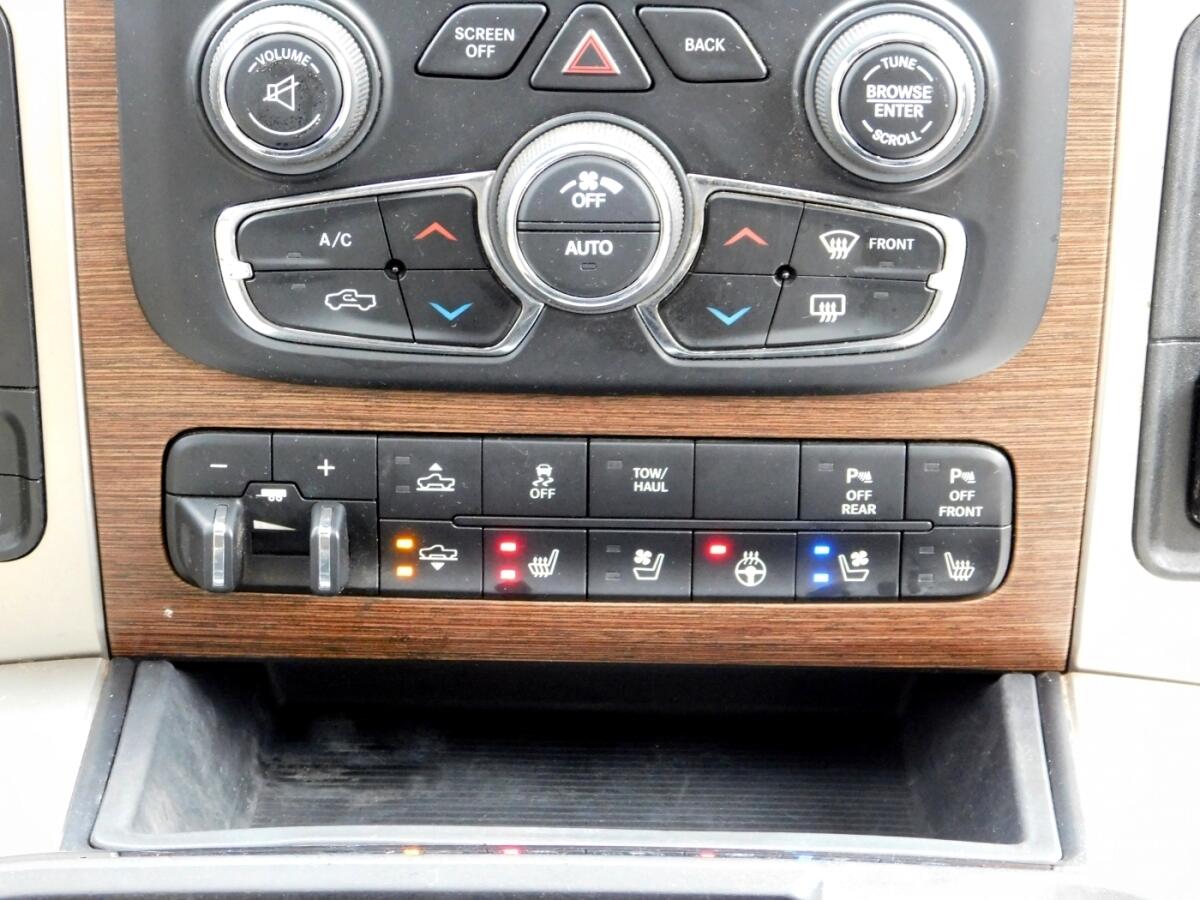 2015 Ram 1500 Laramie photo 11