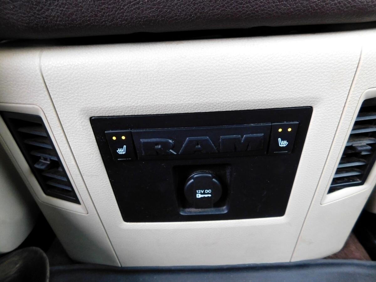 2015 Ram 1500 Laramie photo 15