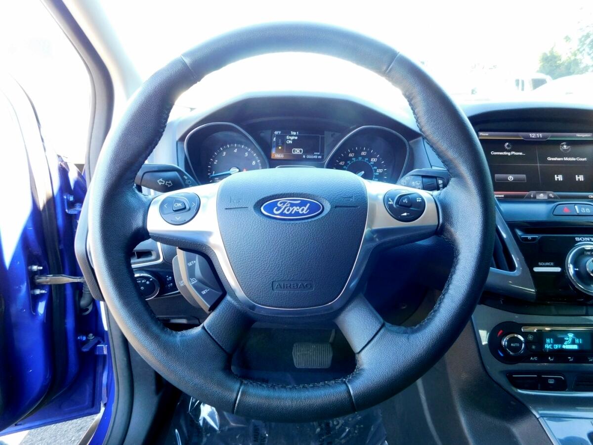 2014 Ford Focus Titanium photo 8