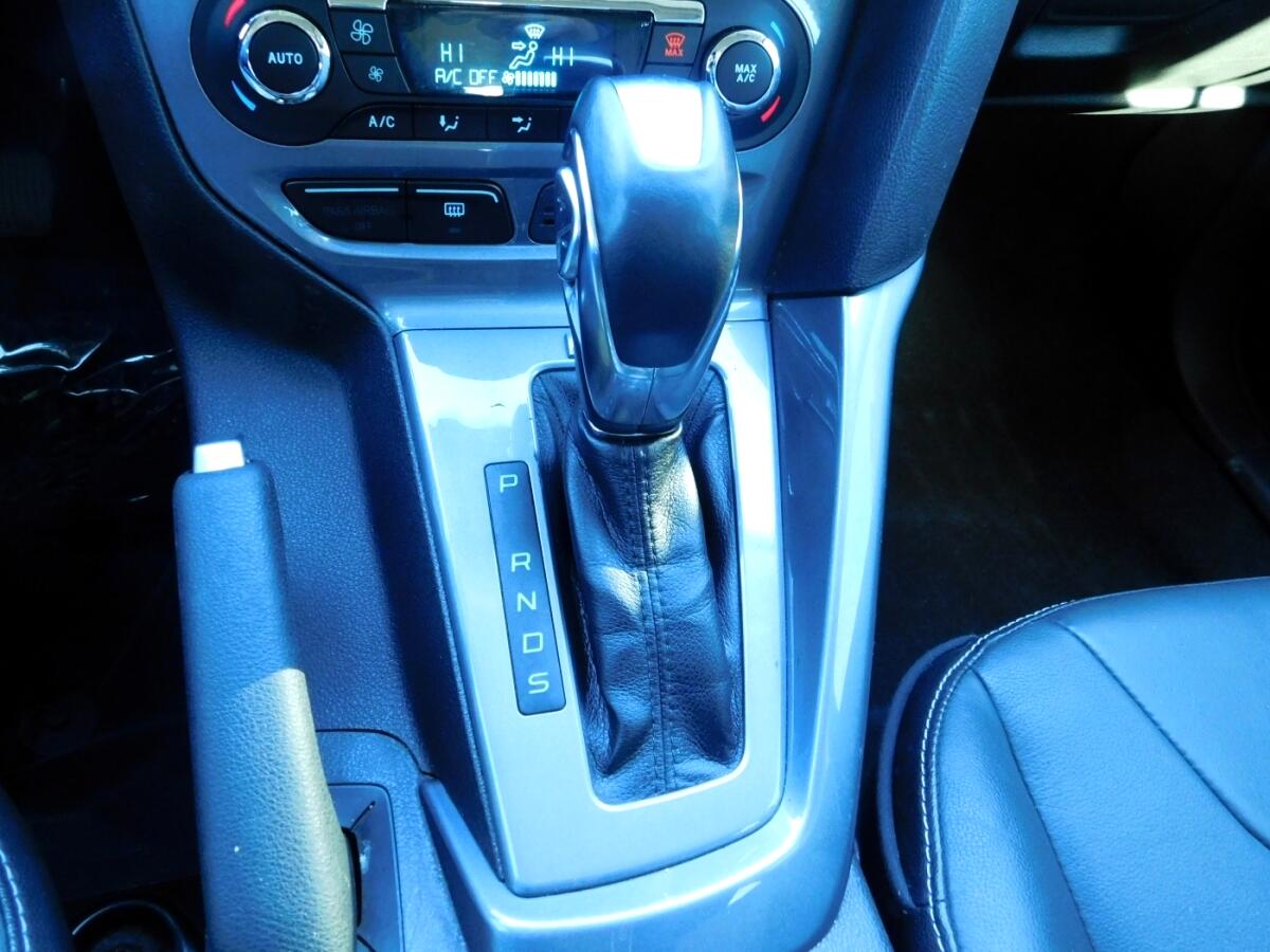 2014 Ford Focus Titanium photo 10