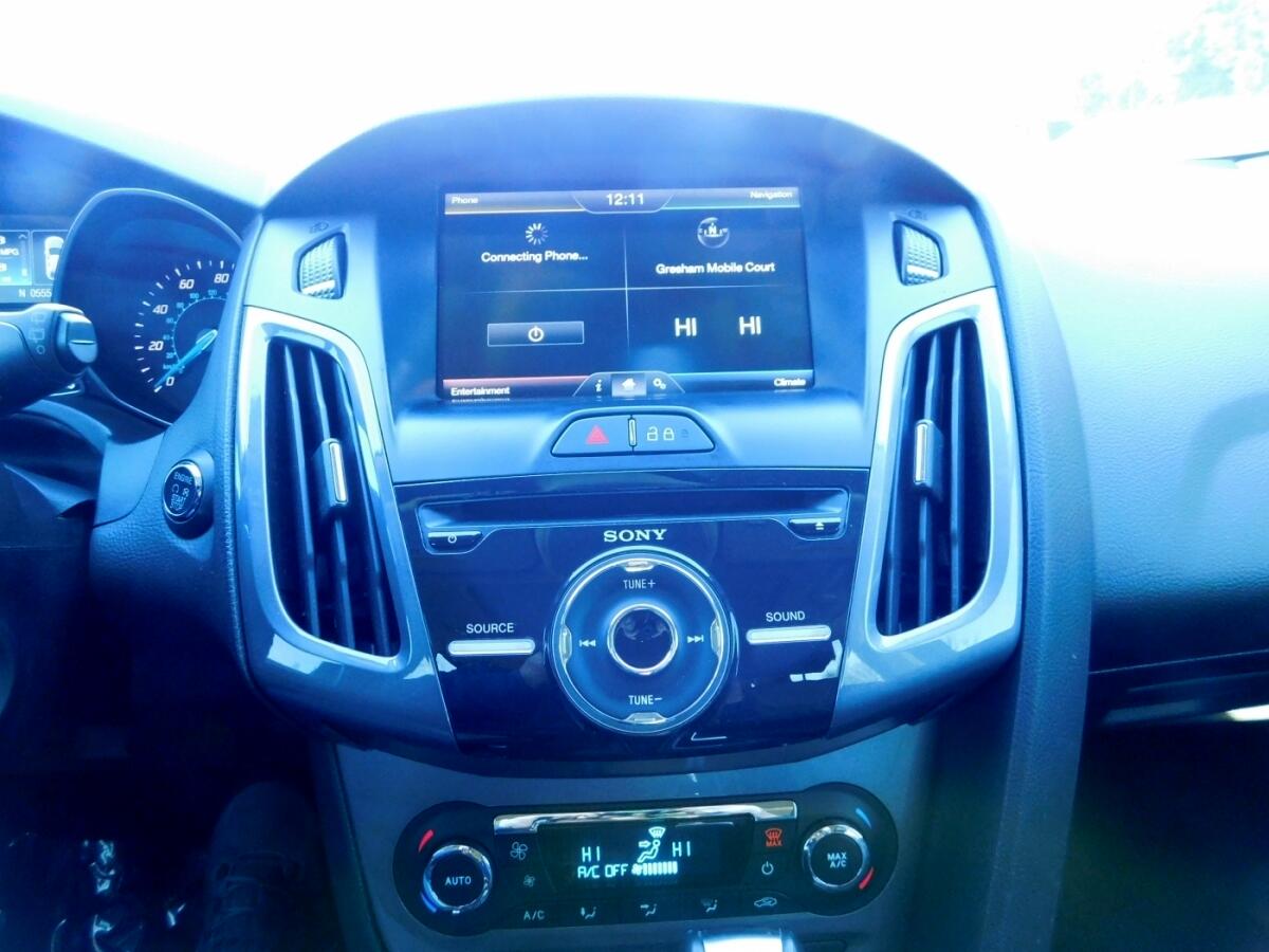 2014 Ford Focus Titanium photo 11