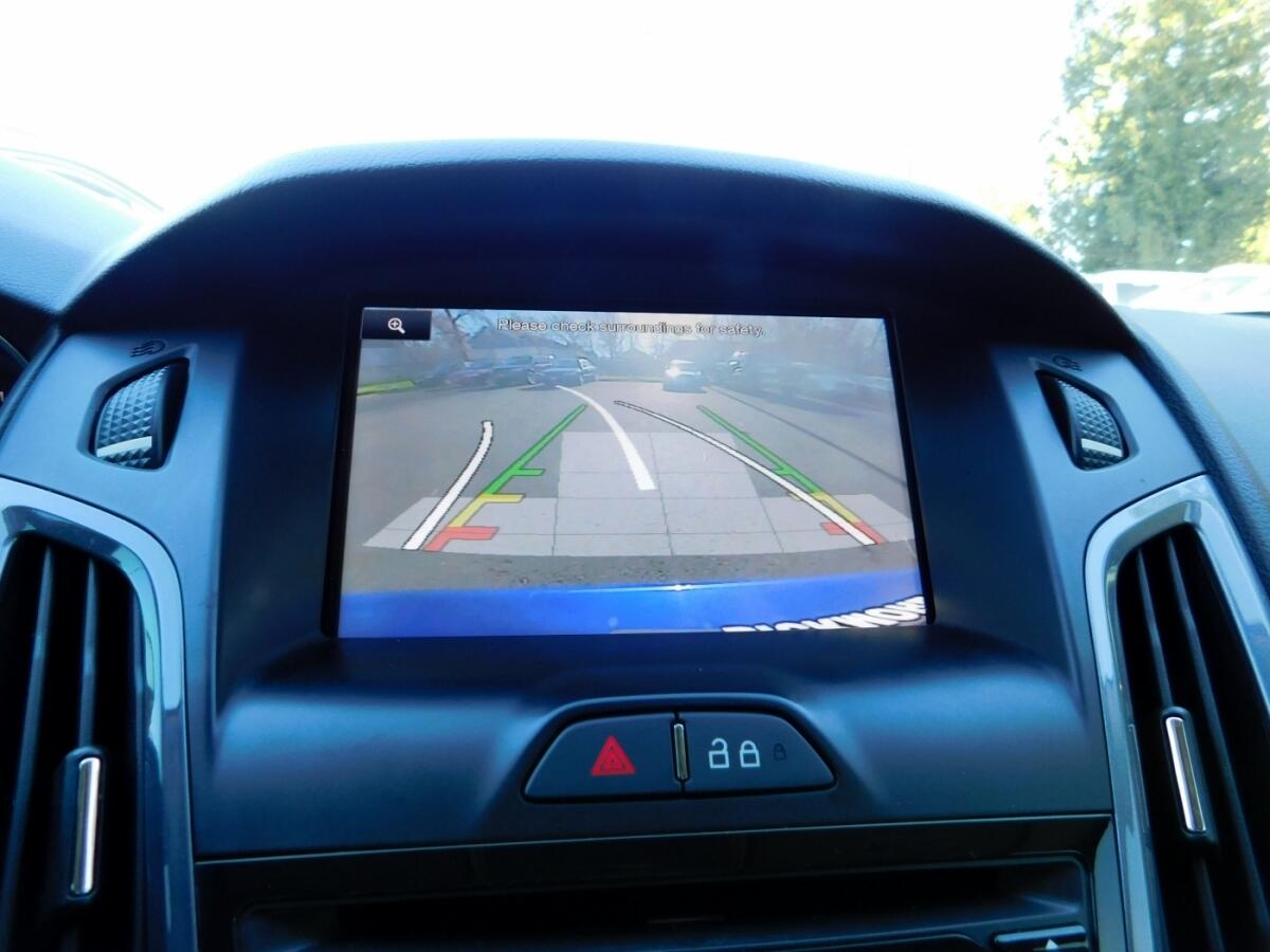 2014 Ford Focus Titanium photo 13