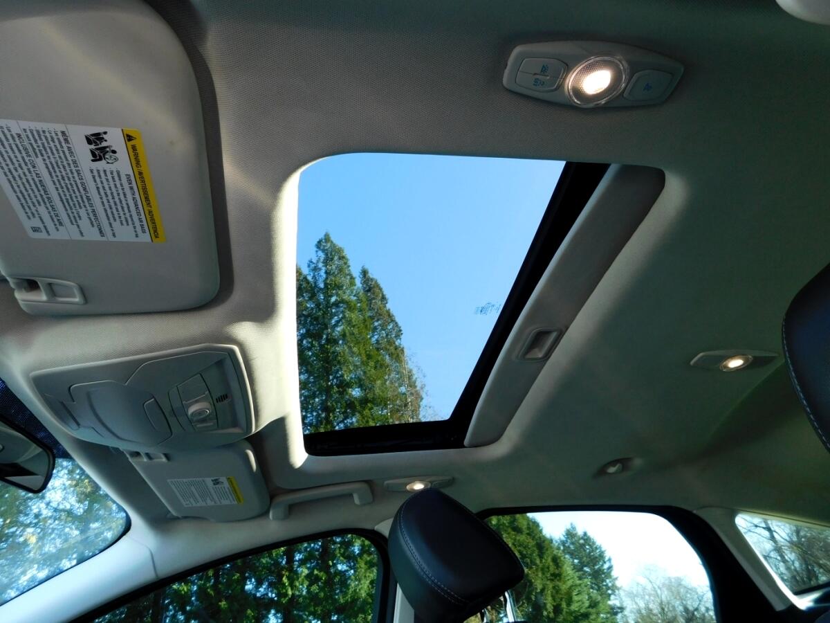 2014 Ford Focus Titanium photo 17