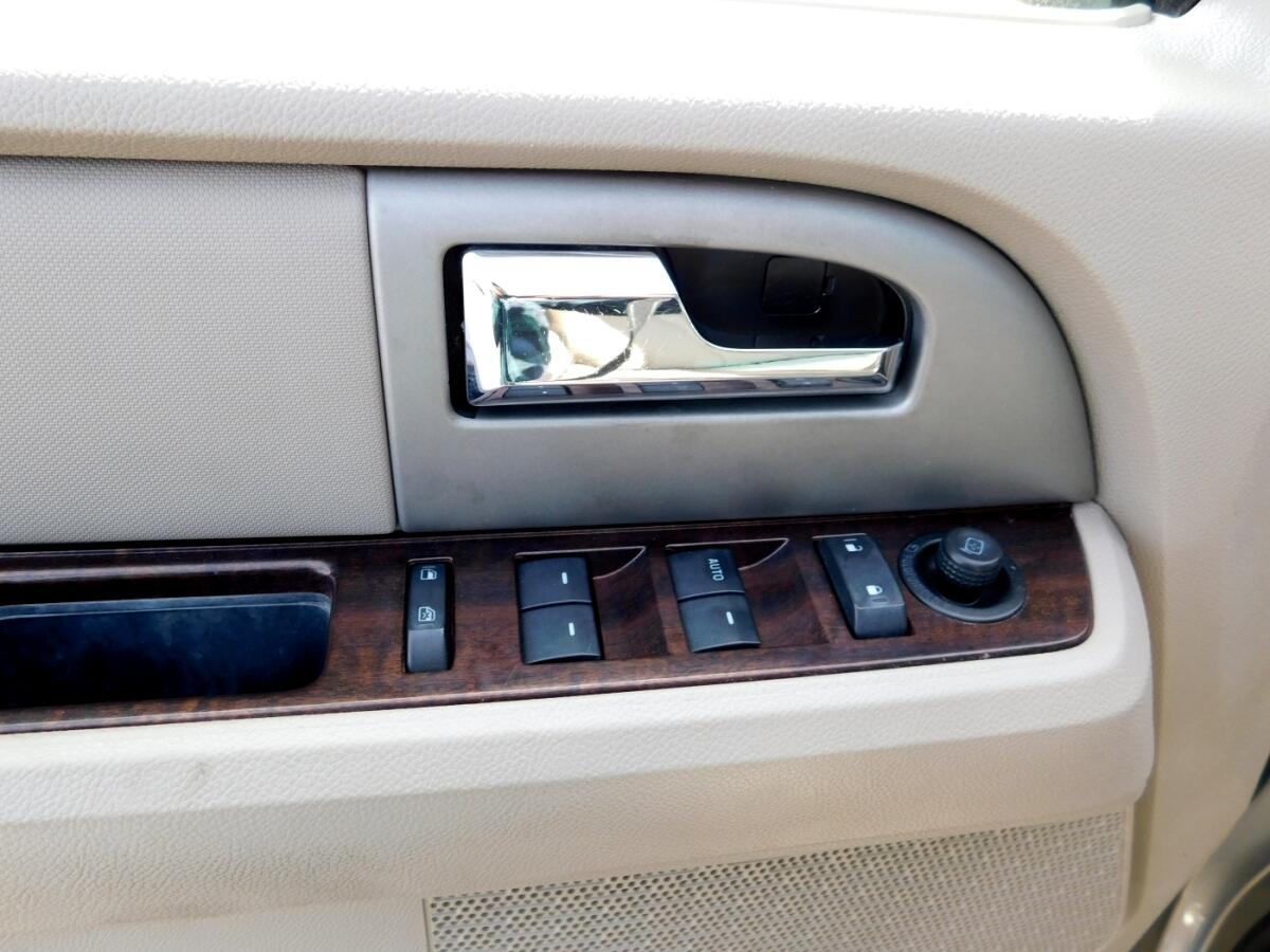 2008 Ford Expedition EL Limited photo 18