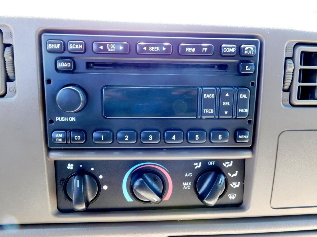 2002 Ford F-350 Lariat photo 10