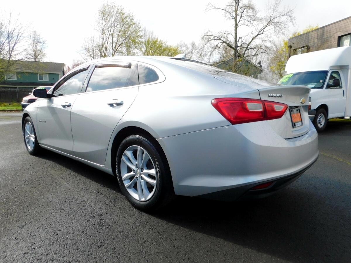 2018 Chevrolet Malibu 1LT photo 3