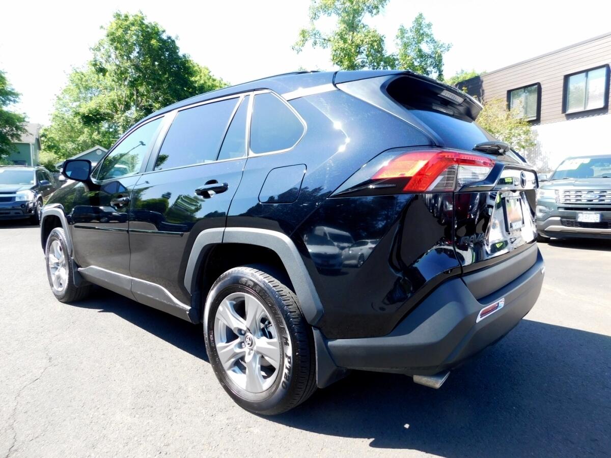 2024 Toyota RAV4 XLE Sport photo 3