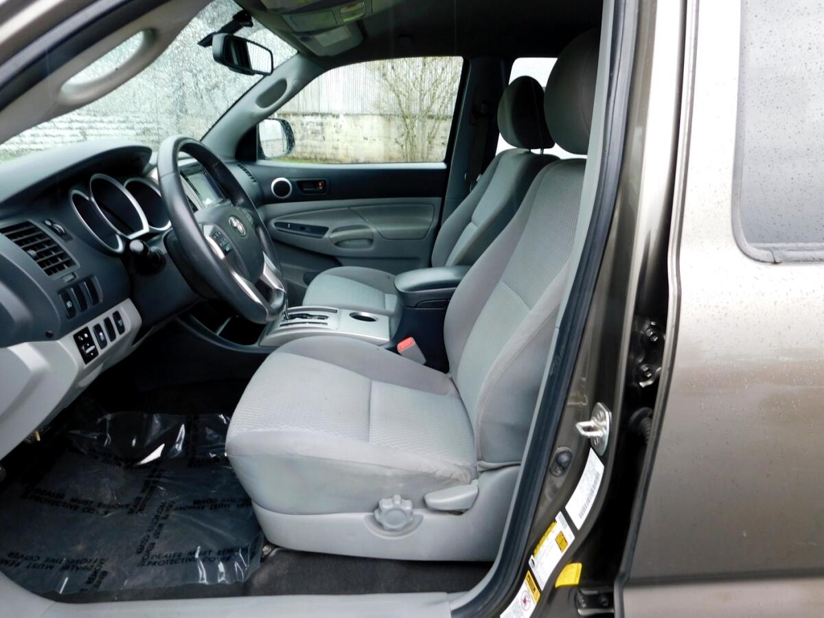 2013 Toyota Tacoma Double Cab SR5 photo 6
