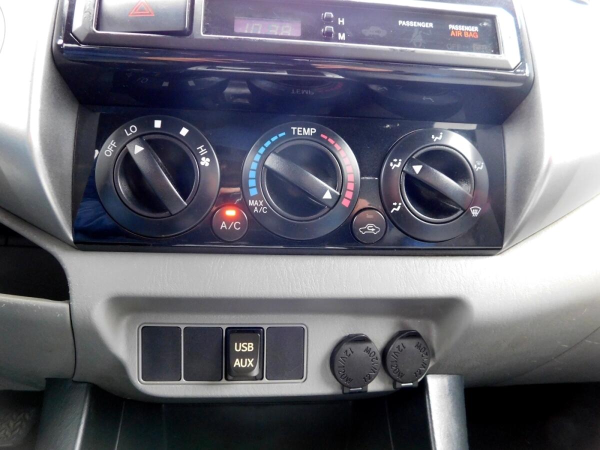 2013 Toyota Tacoma Double Cab SR5 photo 11