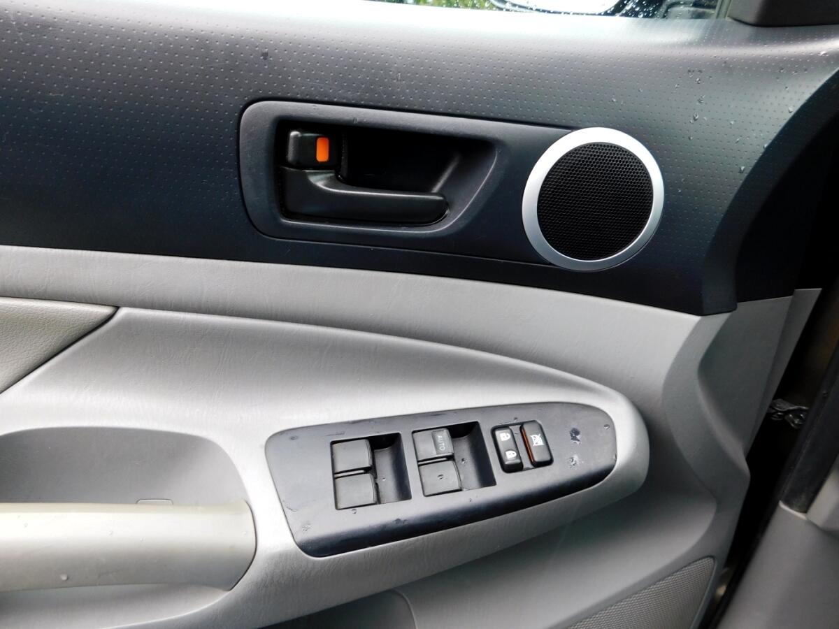 2013 Toyota Tacoma Double Cab SR5 photo 16