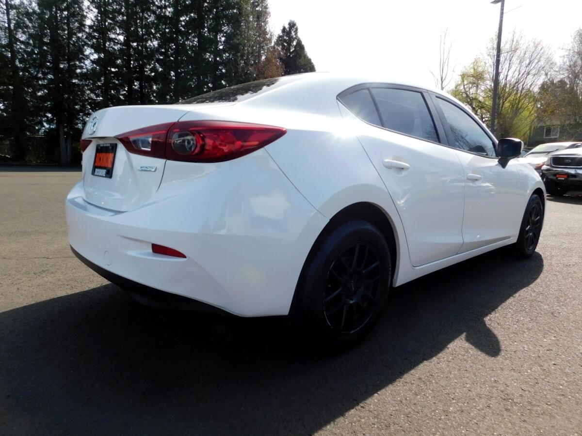 2014 Mazda Mazda3 i Sport Sedan photo 2