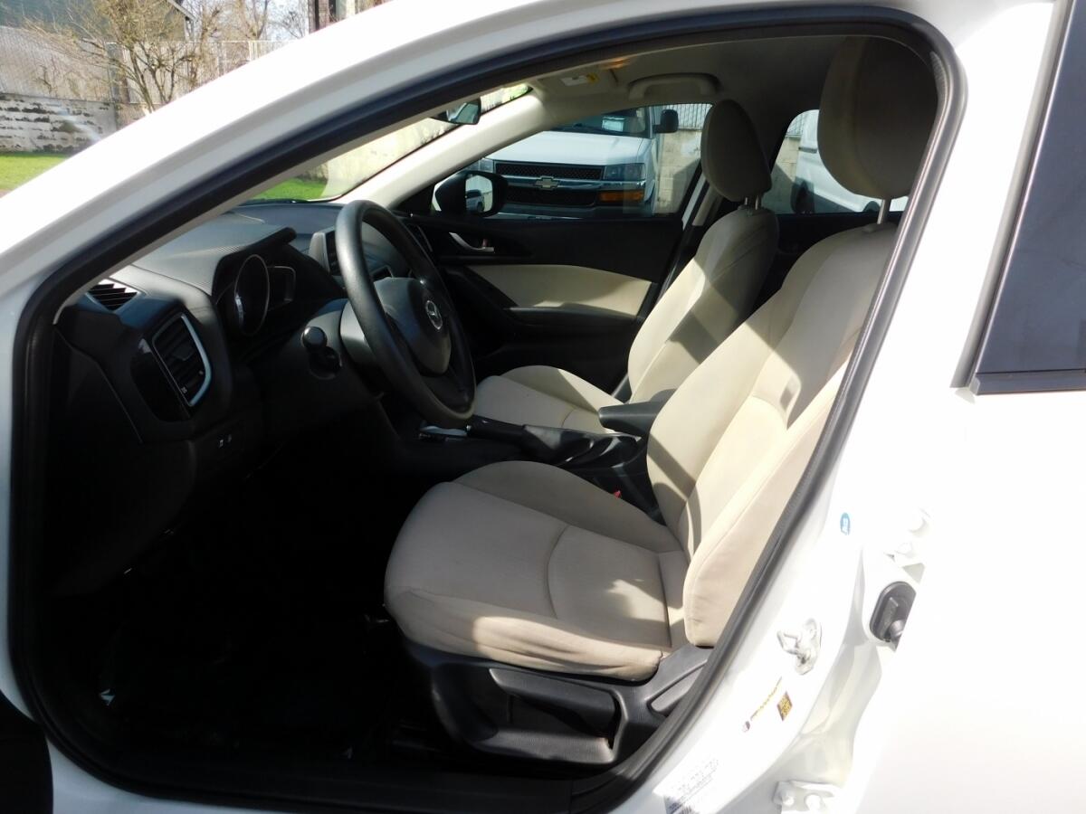 2014 Mazda Mazda3 i Sport Sedan photo 6