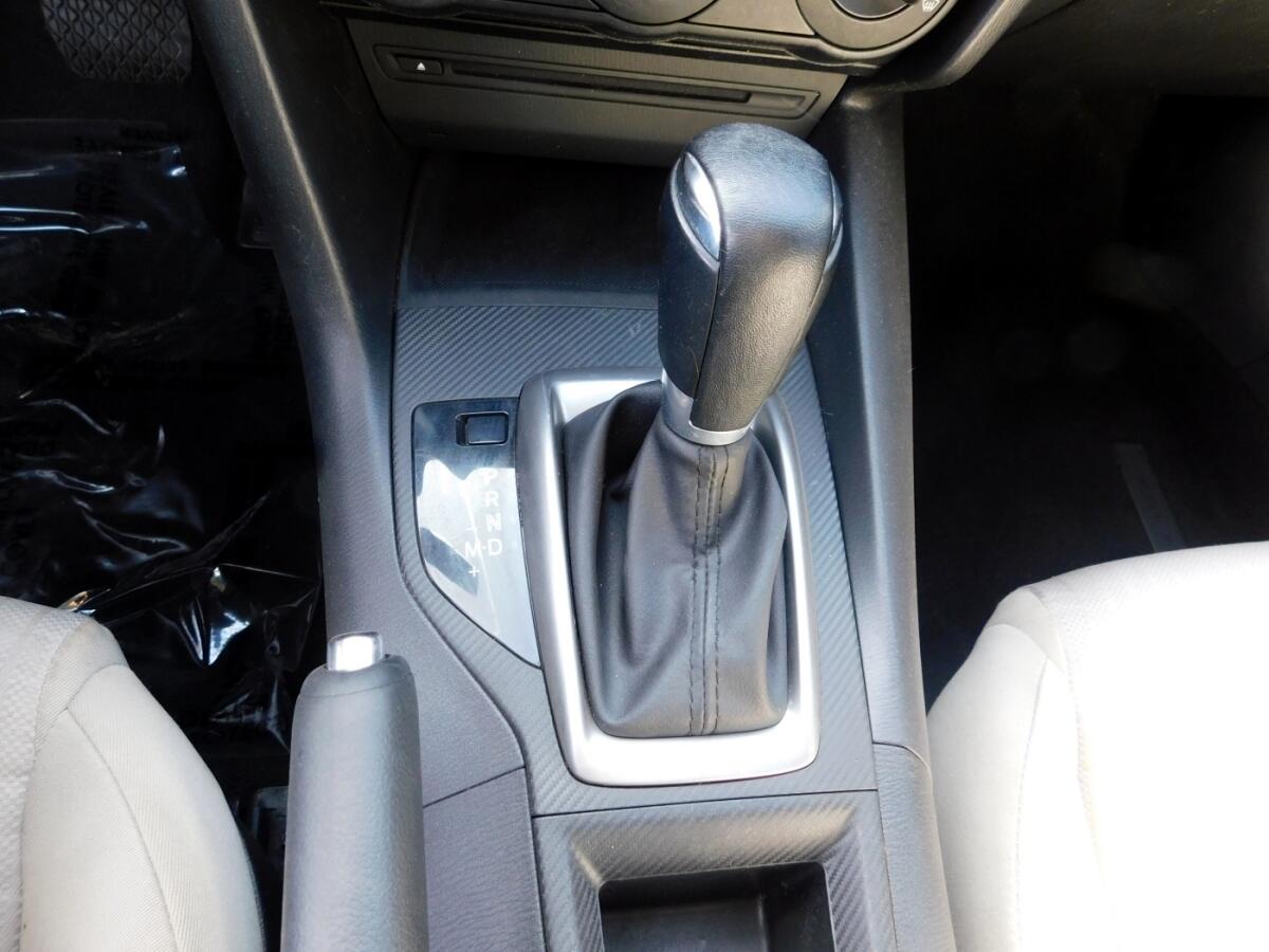 2014 Mazda Mazda3 i Sport Sedan photo 8