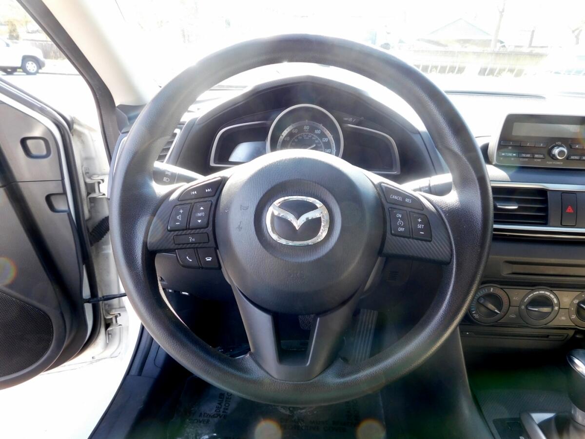 2014 Mazda Mazda3 i Sport Sedan photo 9