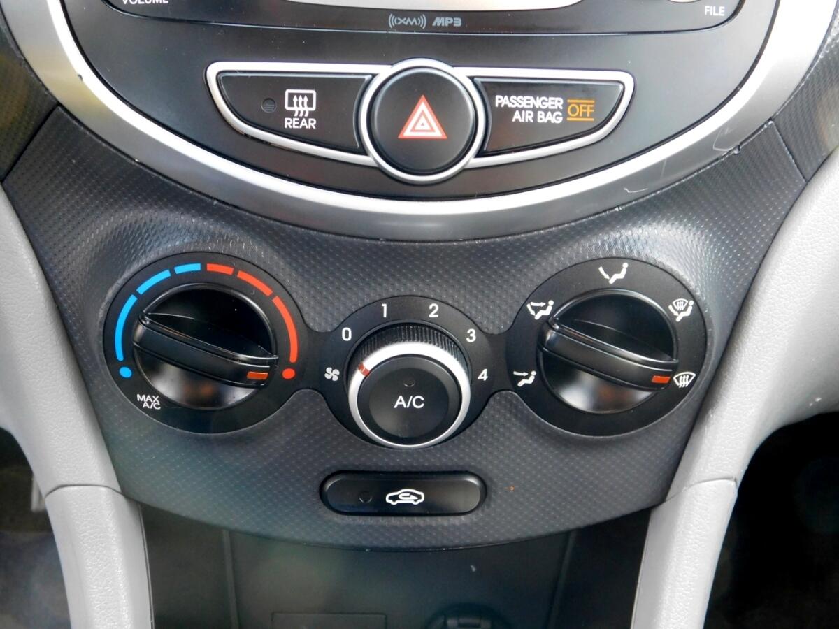 2014 Hyundai Accent GS photo 10