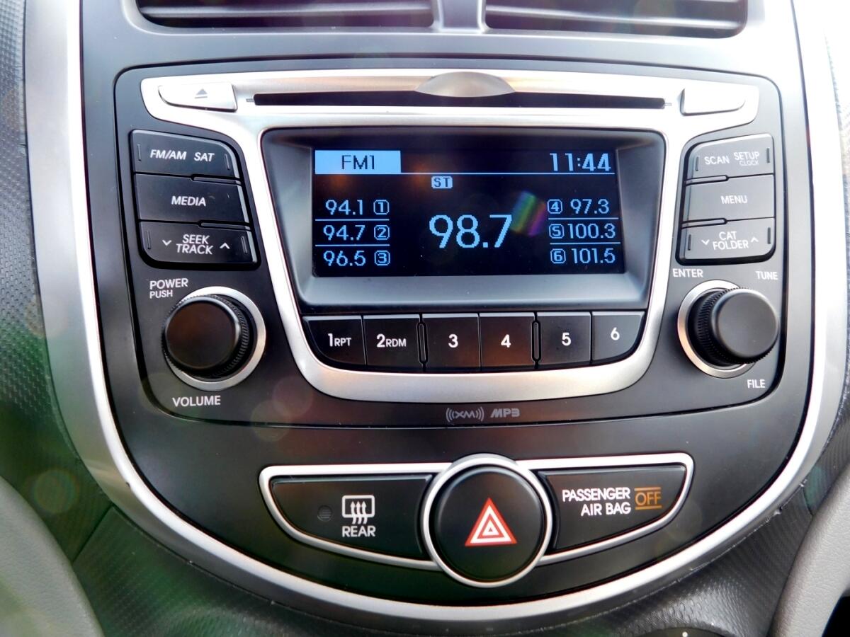 2014 Hyundai Accent GS photo 12