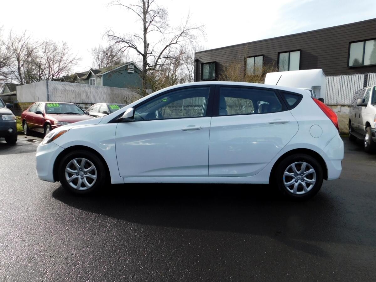 2014 Hyundai Accent GS photo 19