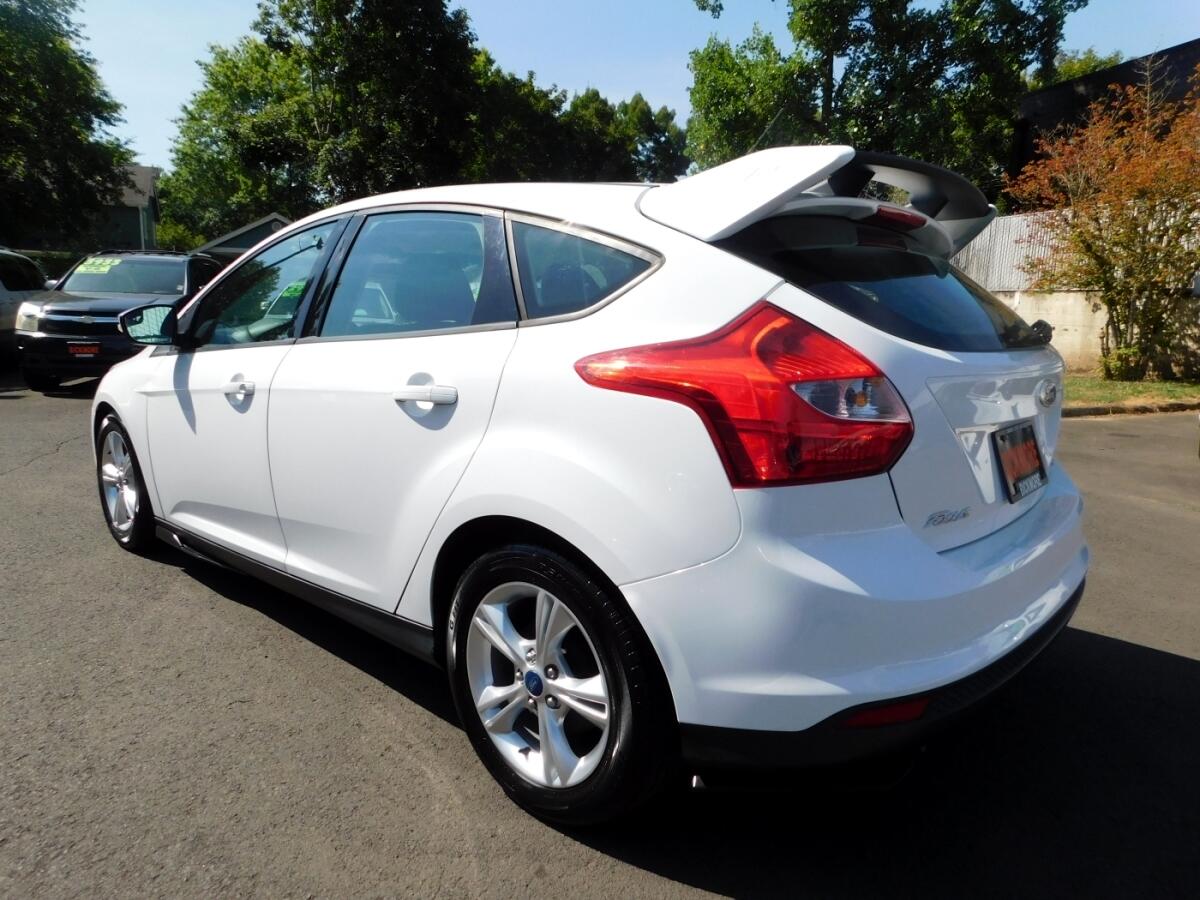 2014 Ford Focus SE photo 3