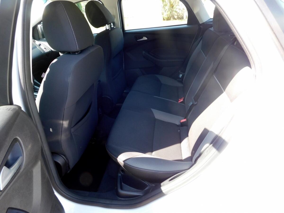2014 Ford Focus SE photo 5