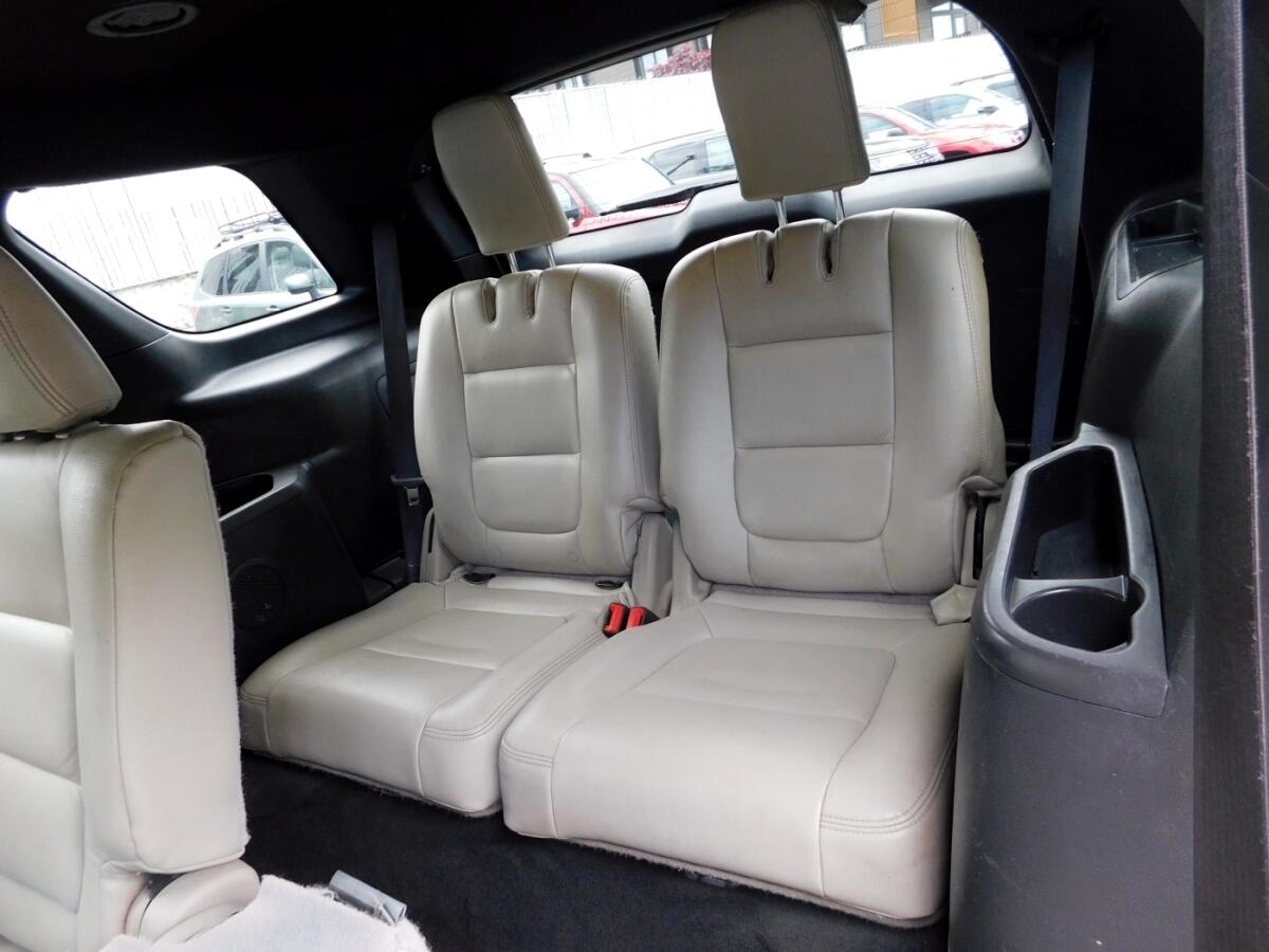 2014 Ford Explorer XLT Sport photo 4