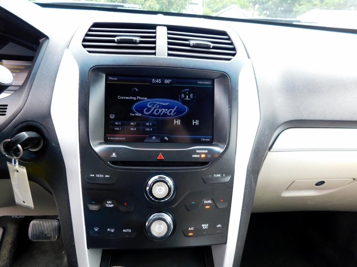 2014 Ford Explorer XLT Sport photo 10