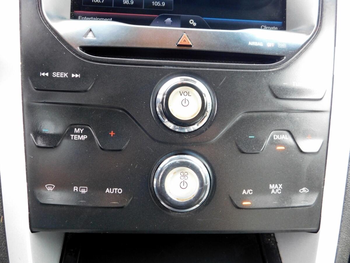 2014 Ford Explorer XLT Sport photo 14