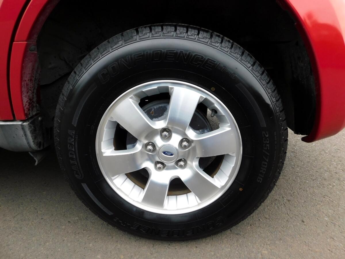 2010 Ford Escape Limited Sport photo 19