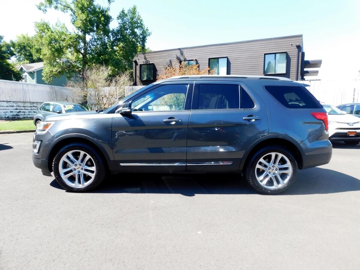 2017 Ford Explorer XLT Sport photo 23