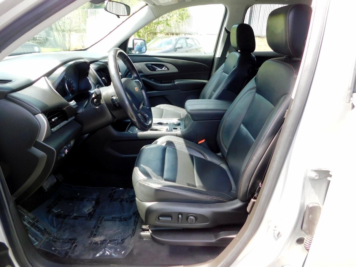 2019 Chevrolet Traverse Leather photo 2