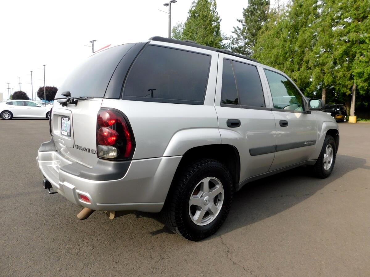 2004 Chevrolet Trailblazer LS photo 2