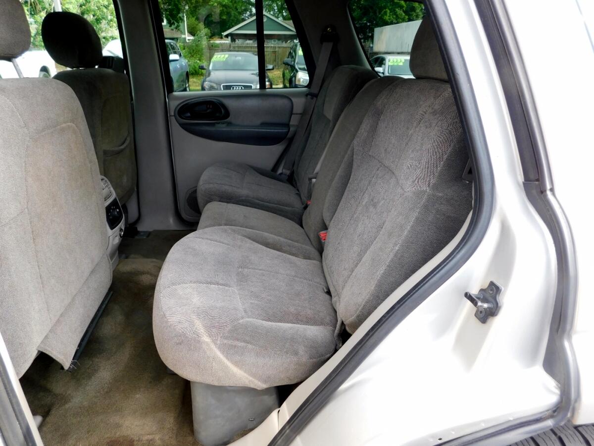 2004 Chevrolet Trailblazer LS photo 5