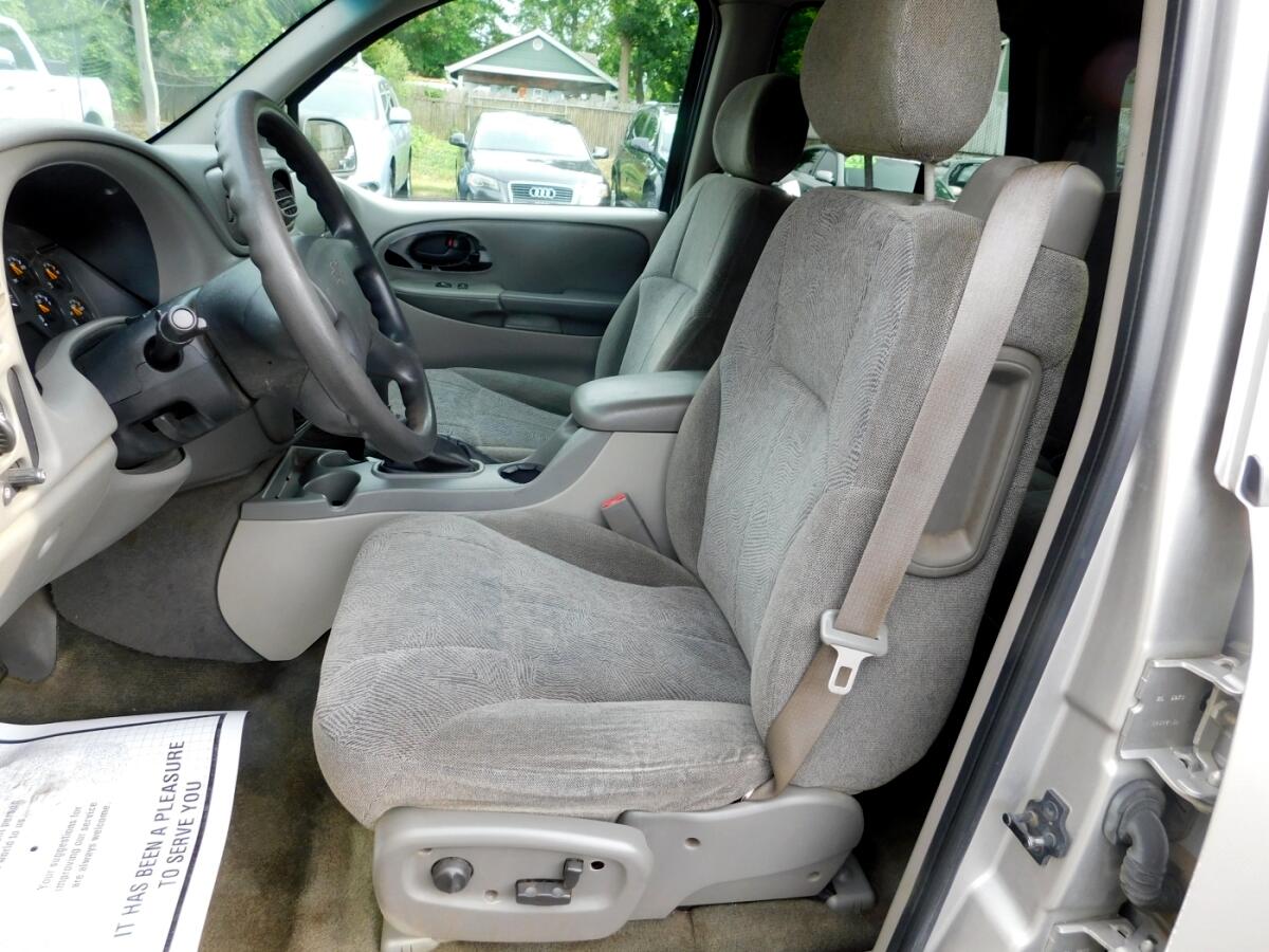 2004 Chevrolet Trailblazer LS photo 6