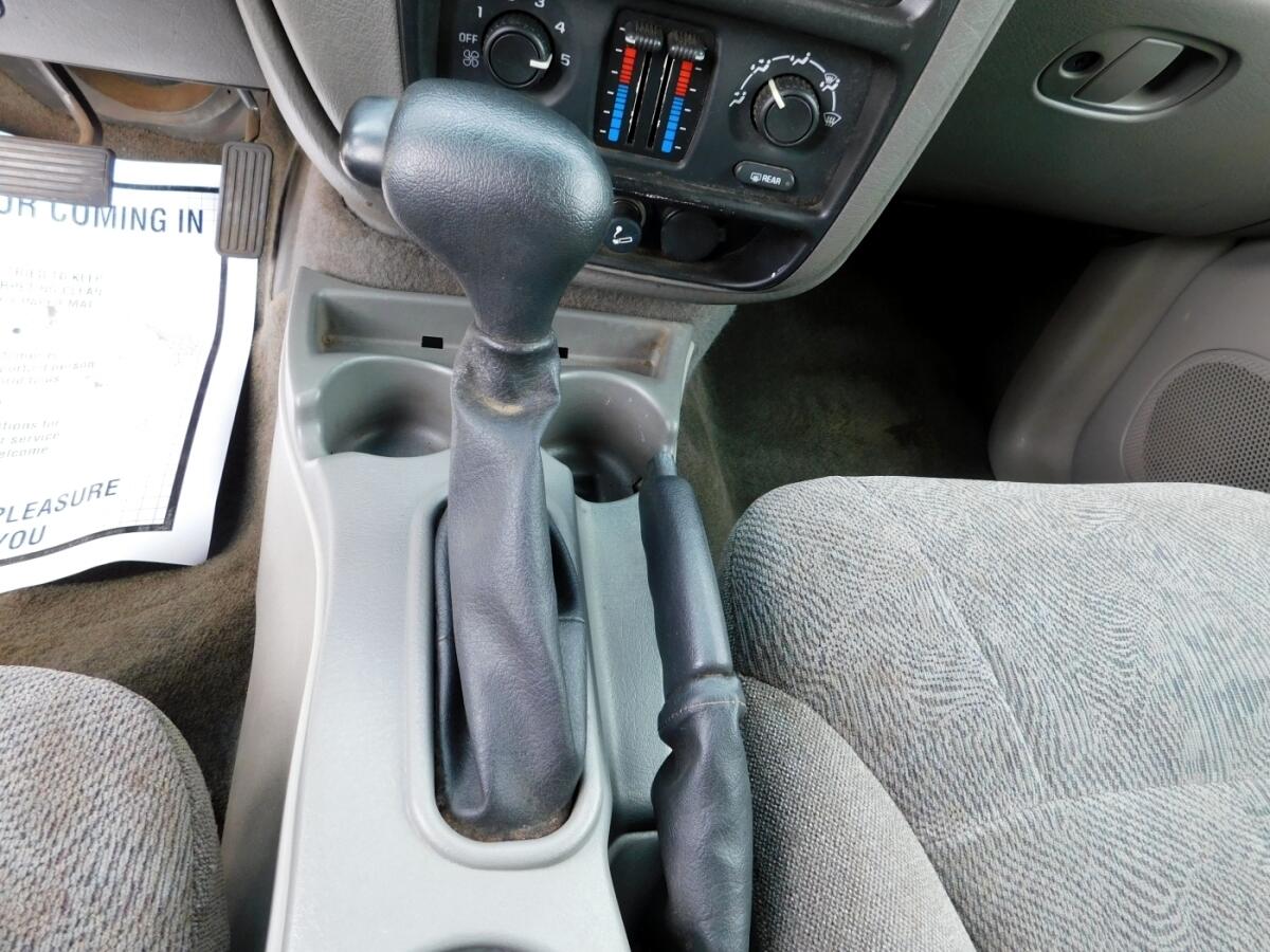 2004 Chevrolet Trailblazer LS photo 8
