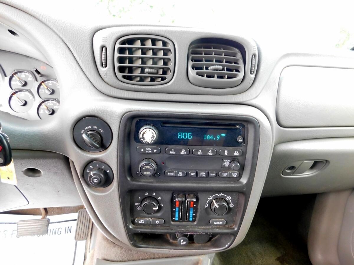 2004 Chevrolet Trailblazer LS photo 10