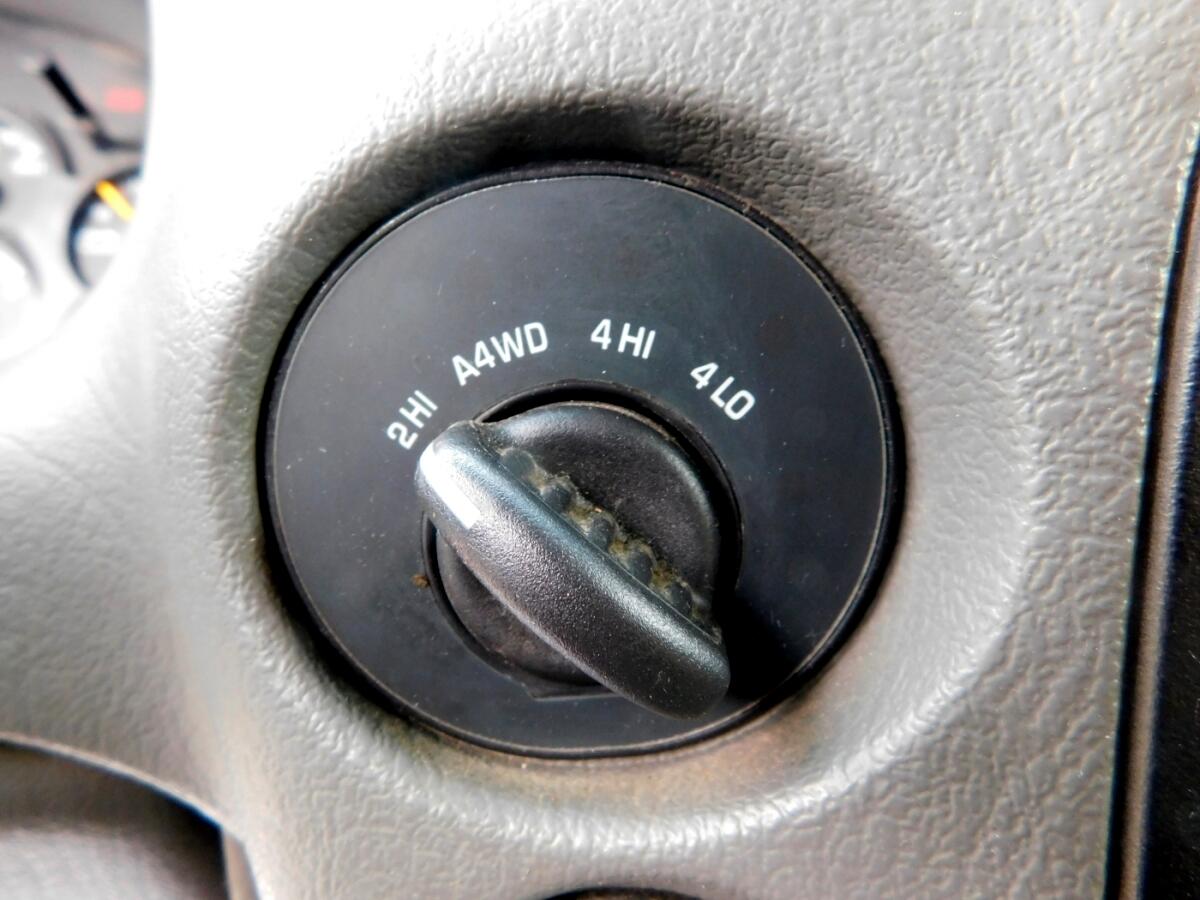 2004 Chevrolet Trailblazer LS photo 11