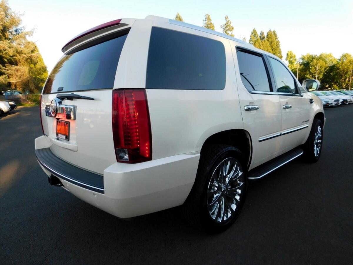 2007 Cadillac Escalade Sport photo 2