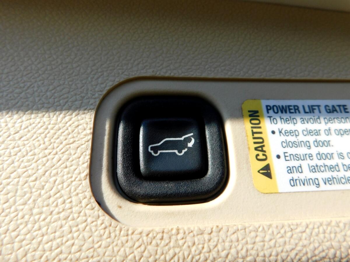 2007 Cadillac Escalade Sport photo 8