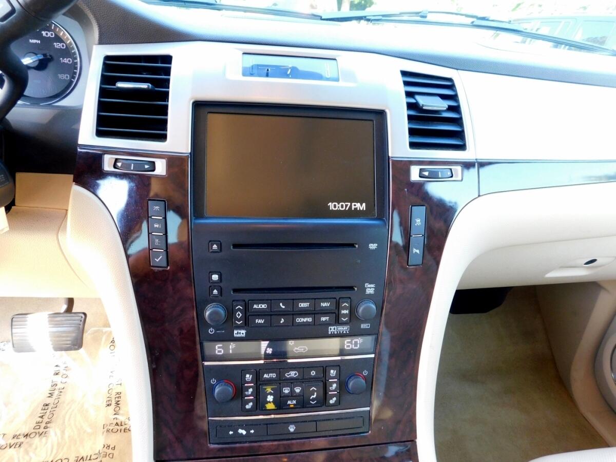 2007 Cadillac Escalade Sport photo 11