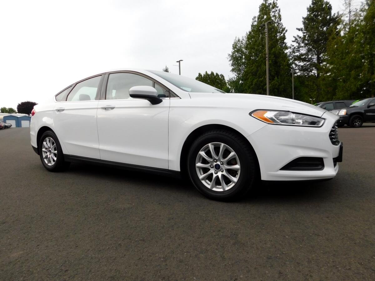 2015 Ford Fusion S Sedan 4D