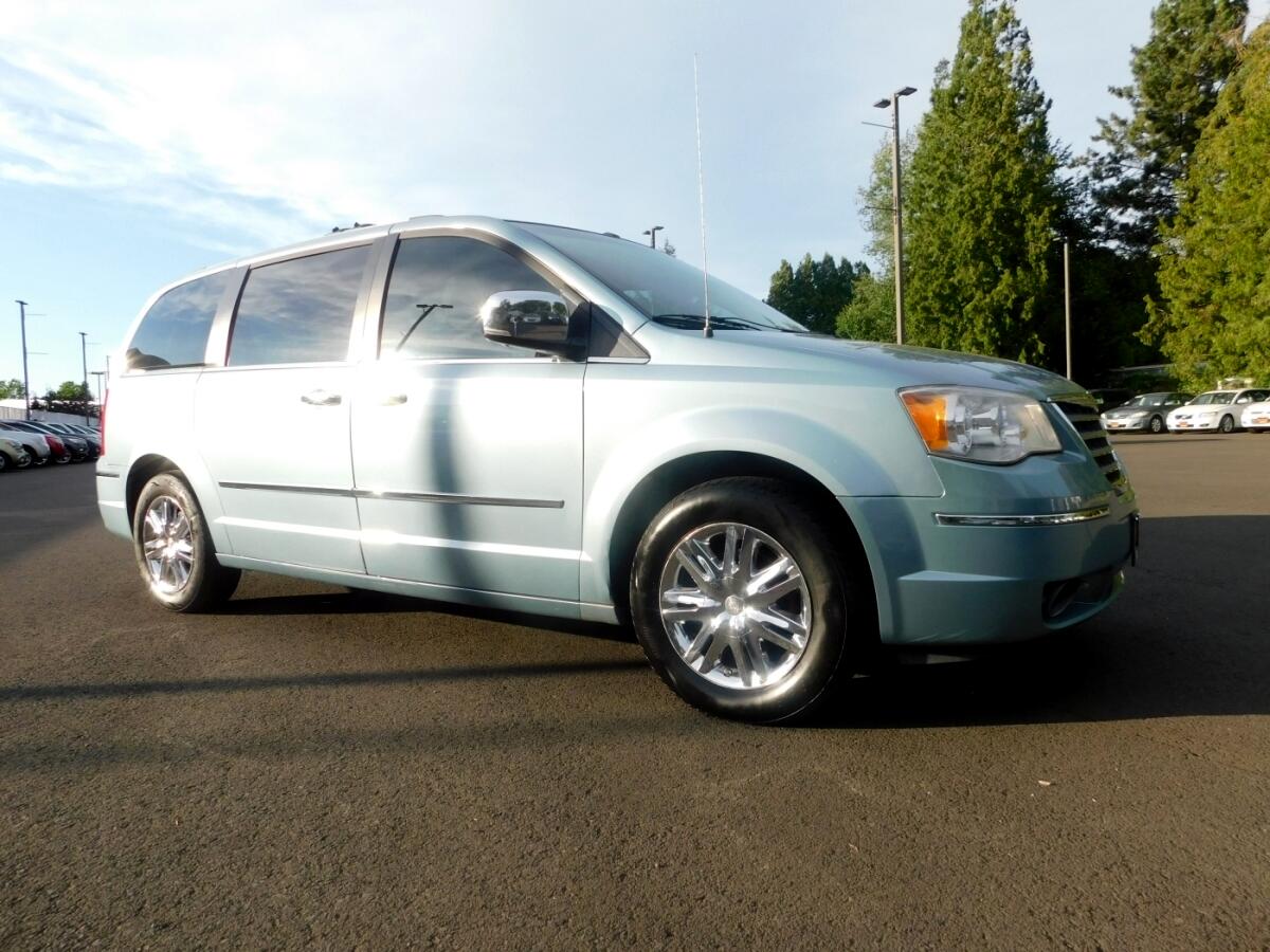 2008 Chrysler Town & Country Limited Cargo 4D