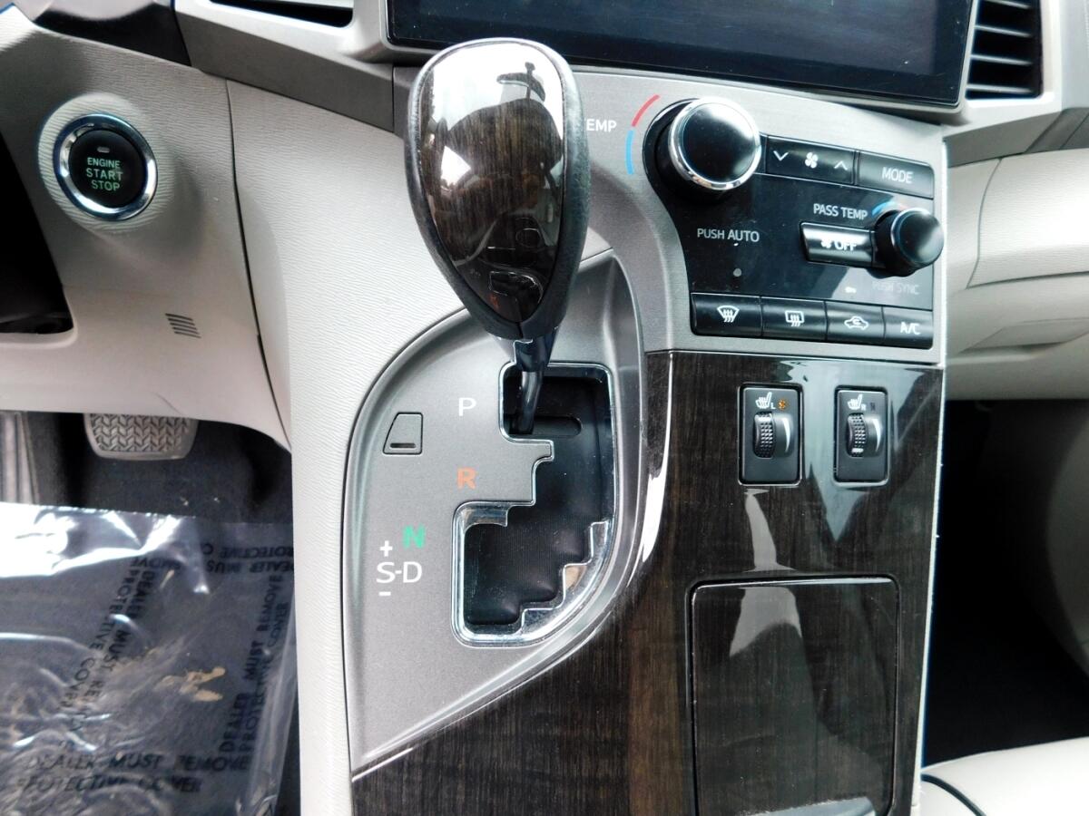 2013 Toyota Venza Limited photo 12
