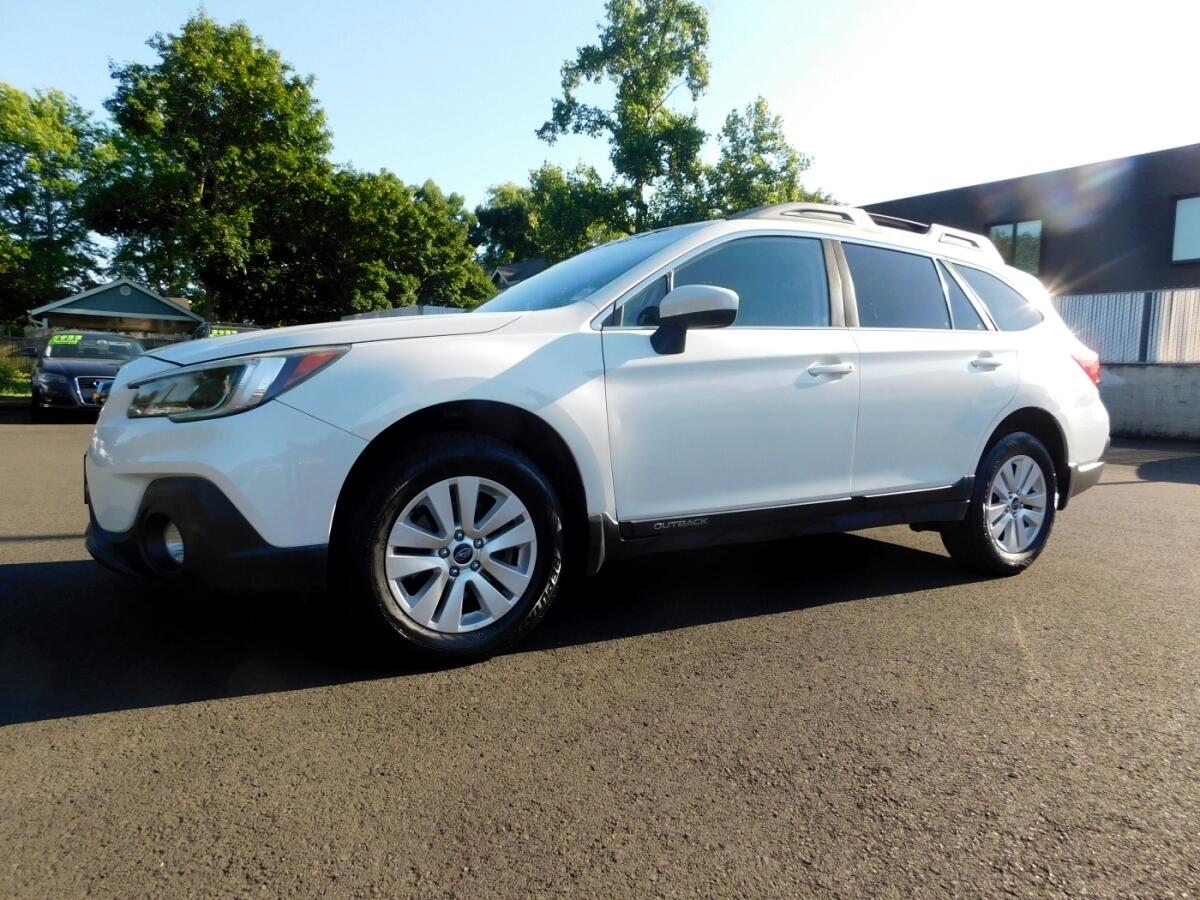 2018 Subaru Outback 2.5i Premium photo 2