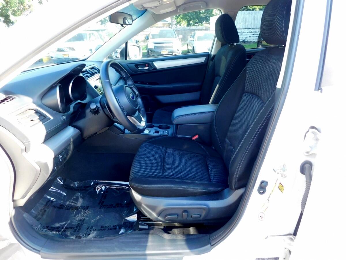 2018 Subaru Outback 2.5i Premium photo 4