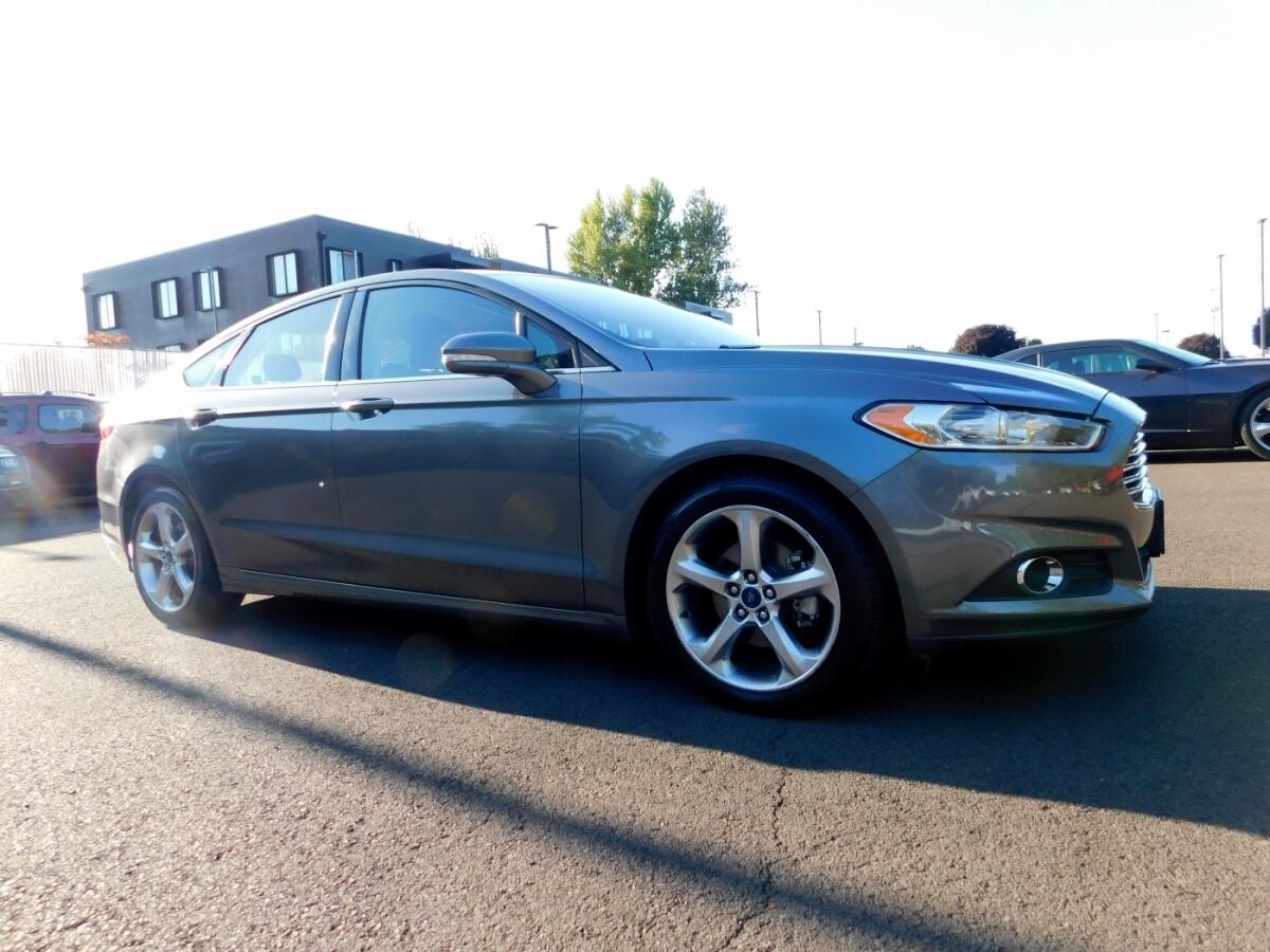 2013 Ford Fusion SE Sedan 4D