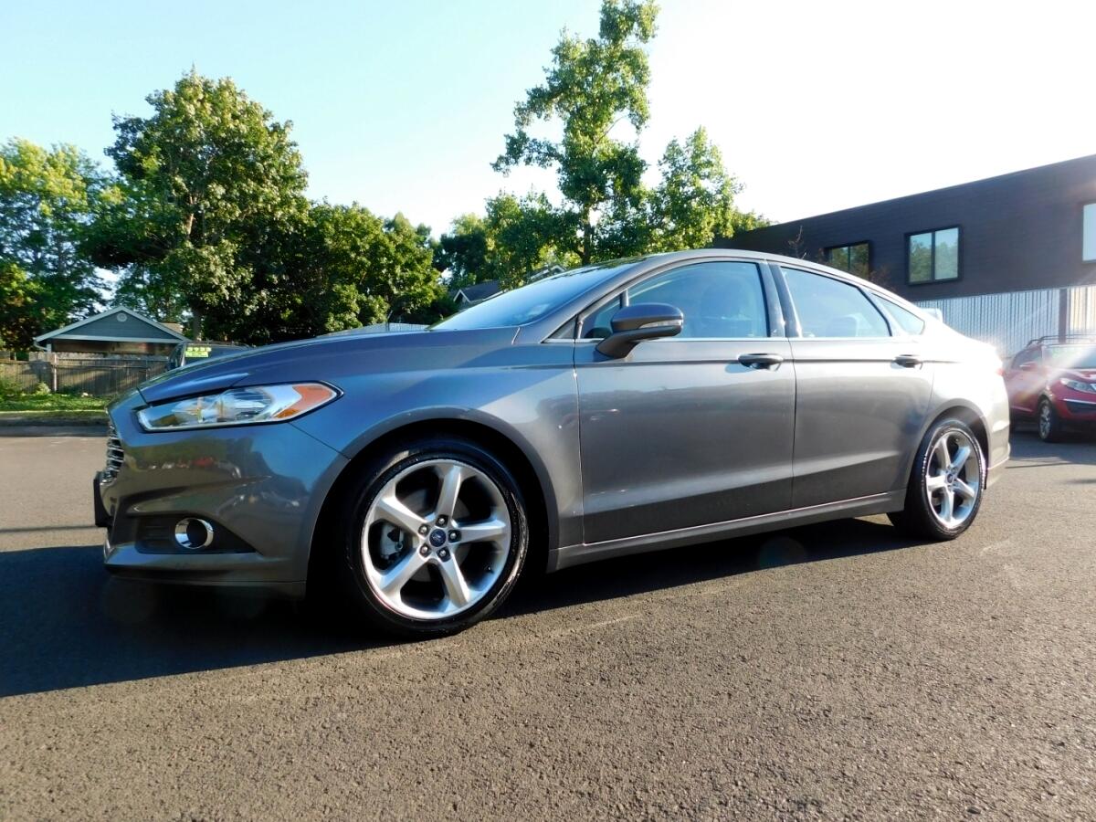 2013 Ford Fusion SE photo 4