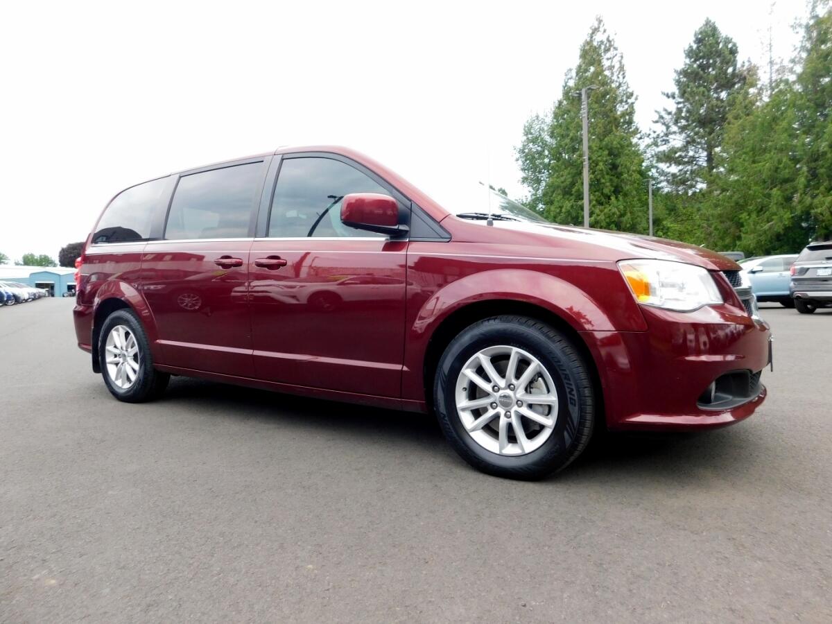 2018 Dodge Grand Caravan SXT Minivan 4D