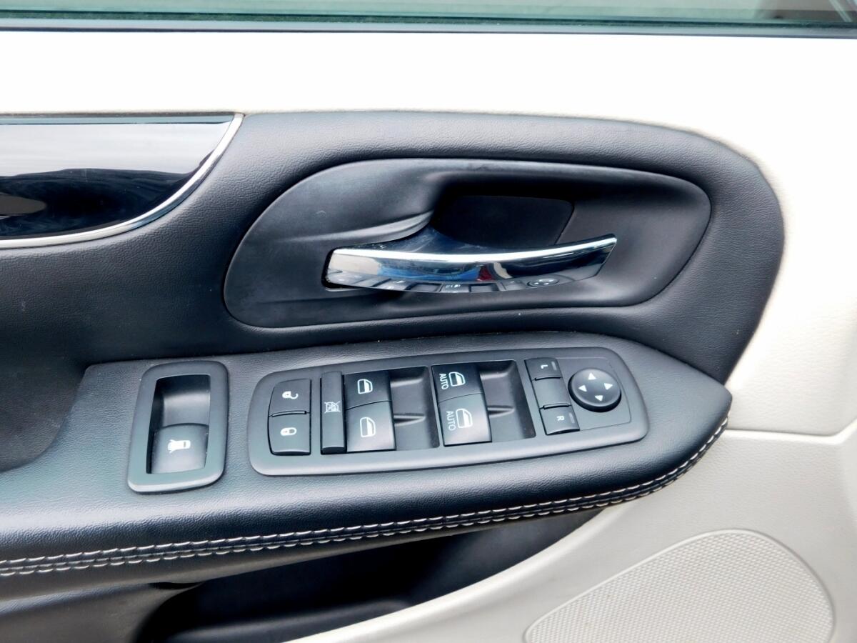 2018 Dodge Grand Caravan SXT photo 18