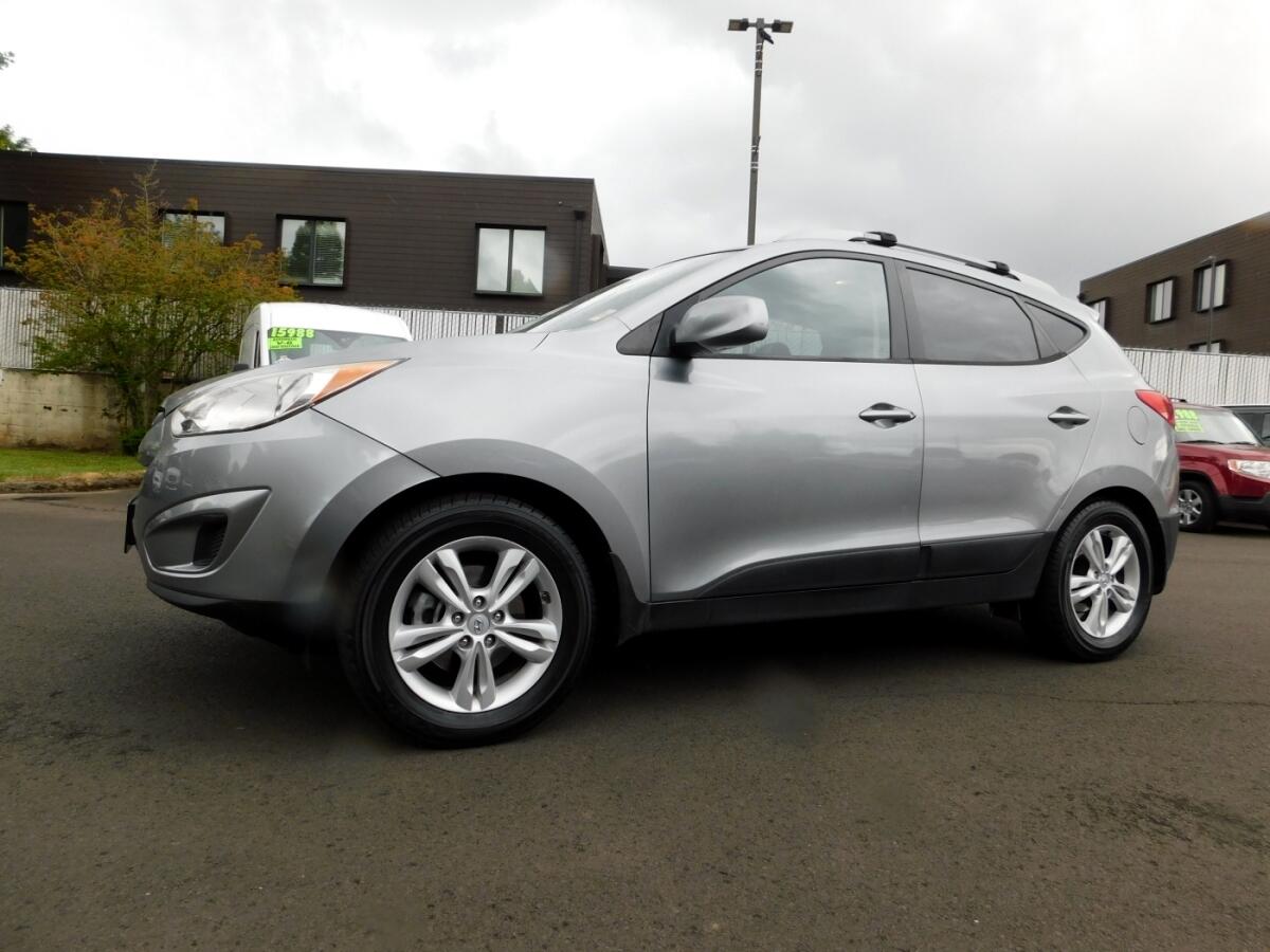 2011 Hyundai Tucson GLS Sport photo 3