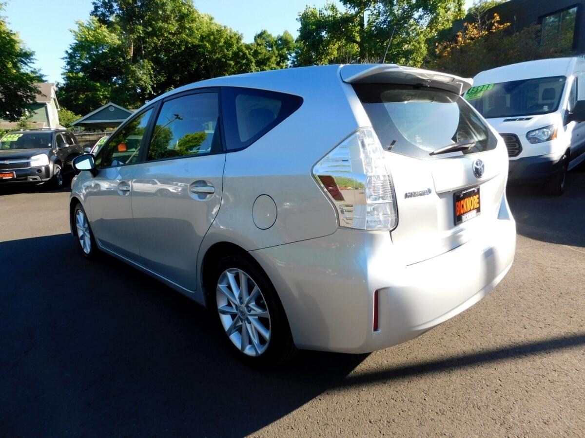 2013 Toyota Prius V Five photo 3