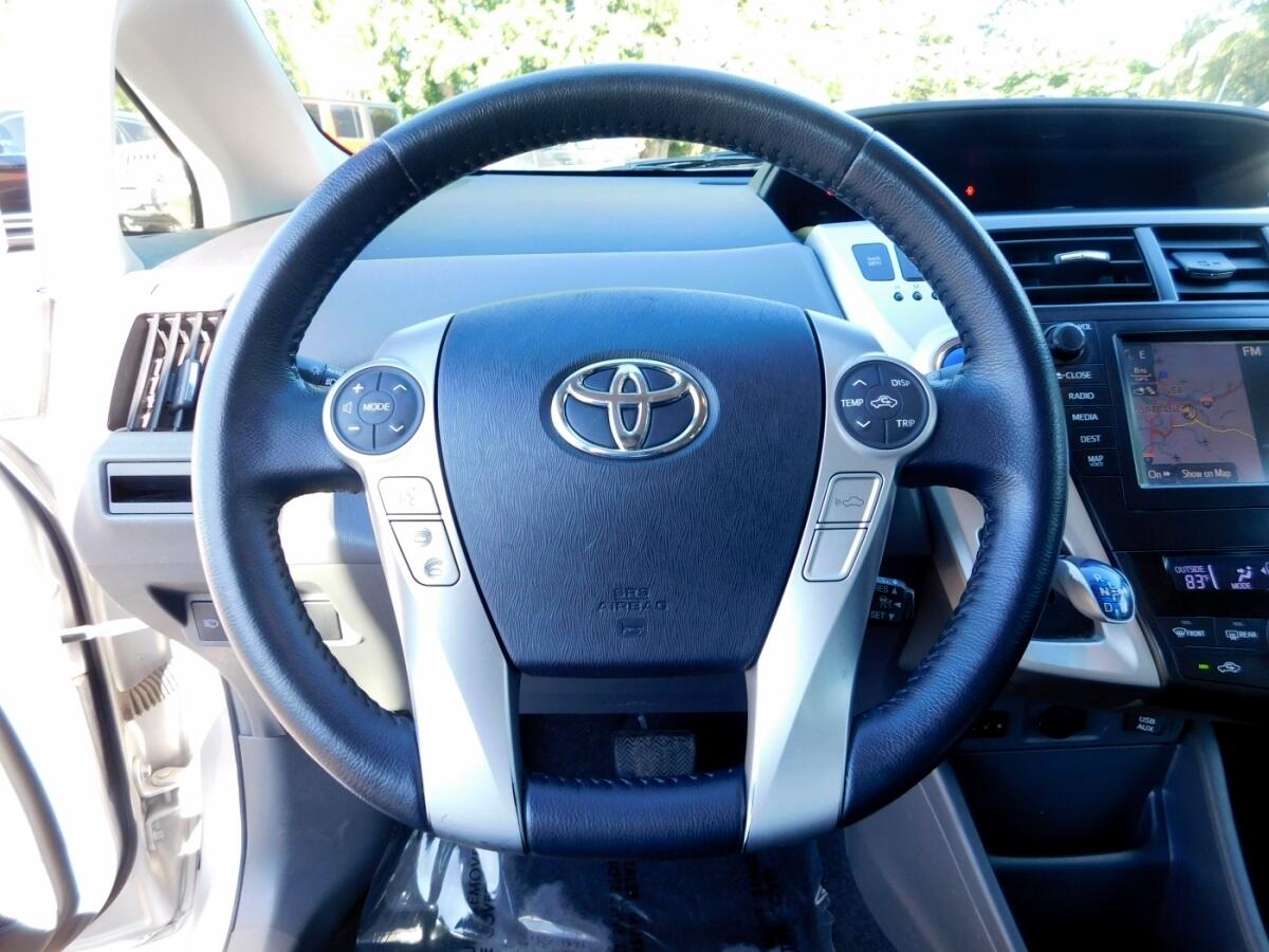 2013 Toyota Prius V Five photo 8